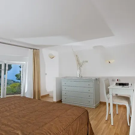 Ceselle מלון 3*
