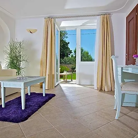 Ceselle Hotel 3*