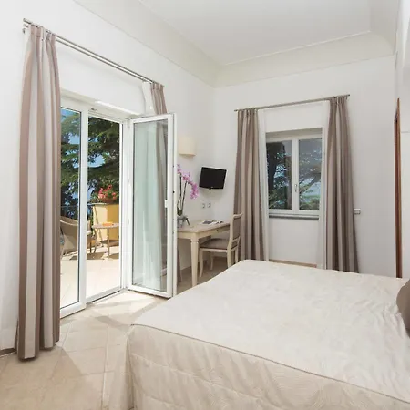 Ceselle Hotel 3*