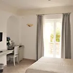 Ceselle Hotel